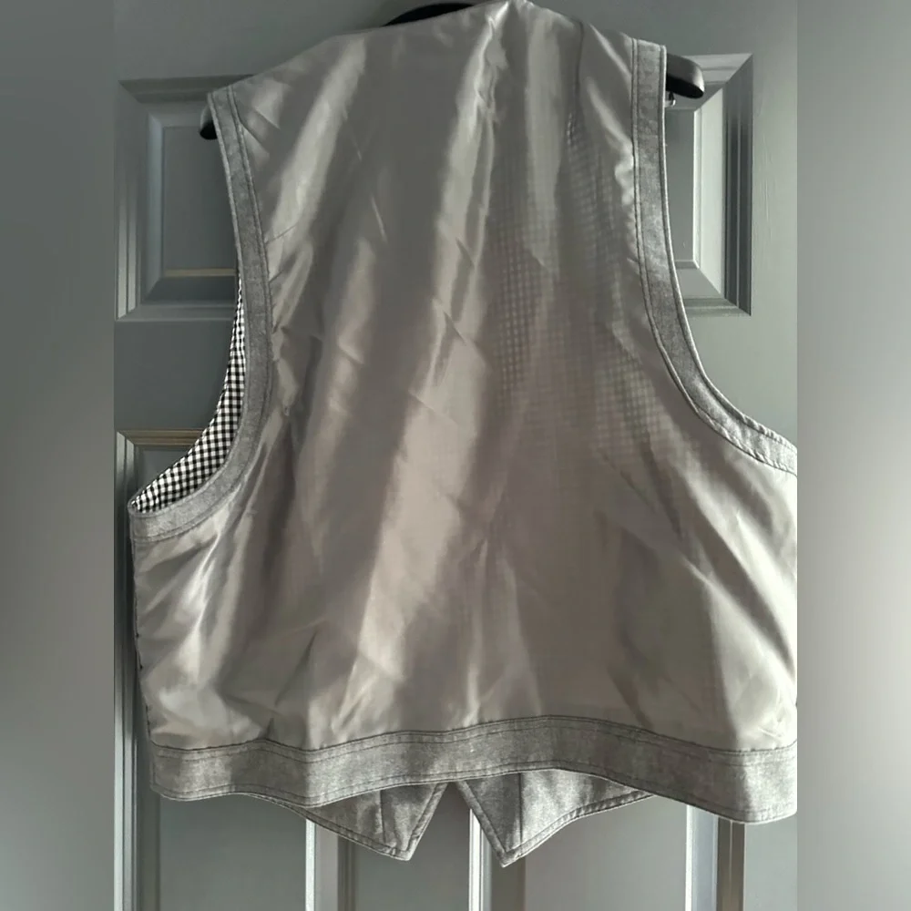 Sovereign Code Gray Vest - Picture 2 of 5